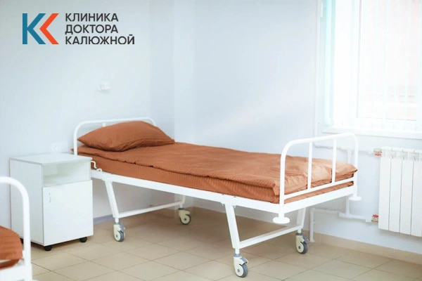 Кровать в палате